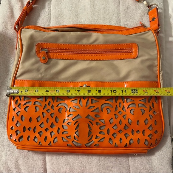 Sondra Roberts Beige Nylon and Orange Cutout Shoulder Bag - Picture 12 of 12